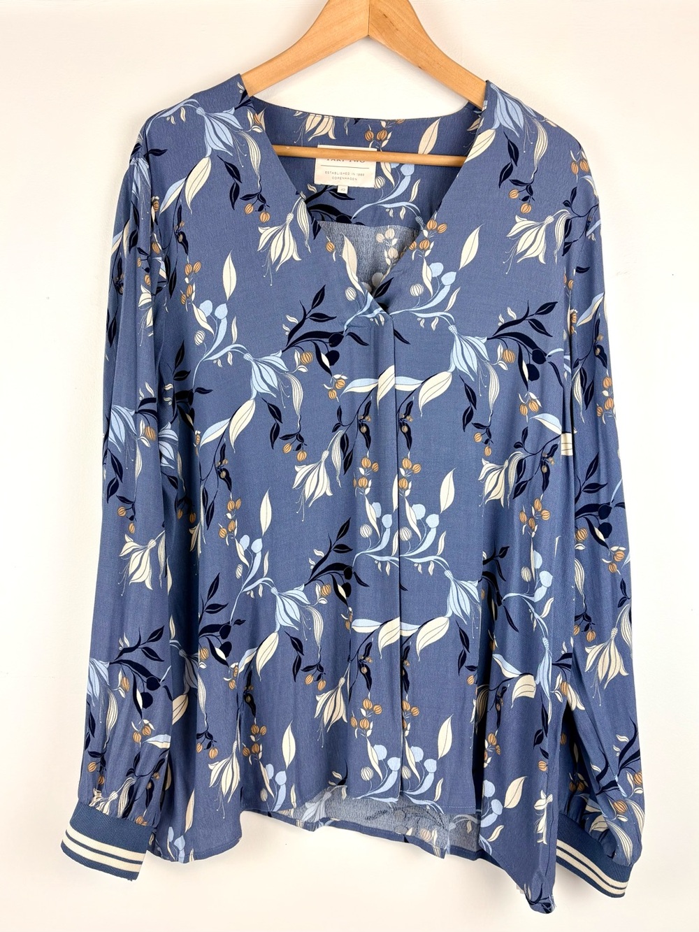 Part Two PaxPW Blue Printed V-Neck Long-Sleeve Blouse